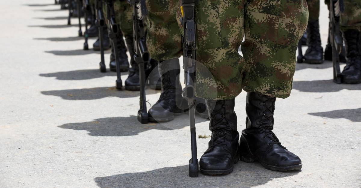 Entrenamiento Militar Forma Guerreros O Quiebra Personas Entrenamiento Militar Forma Guerreros O Quiebra Personas