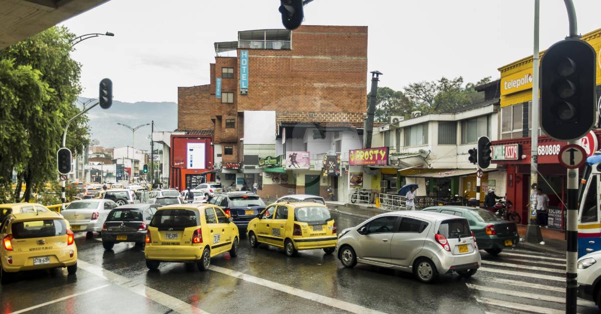 ¿Por qué tardan en reparar semáforos en Medellín? - El Colombiano