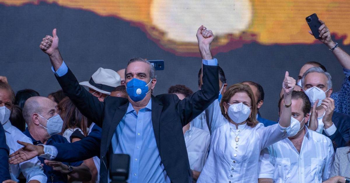 Abinader gana elecciones presidenciales en República Dominicana