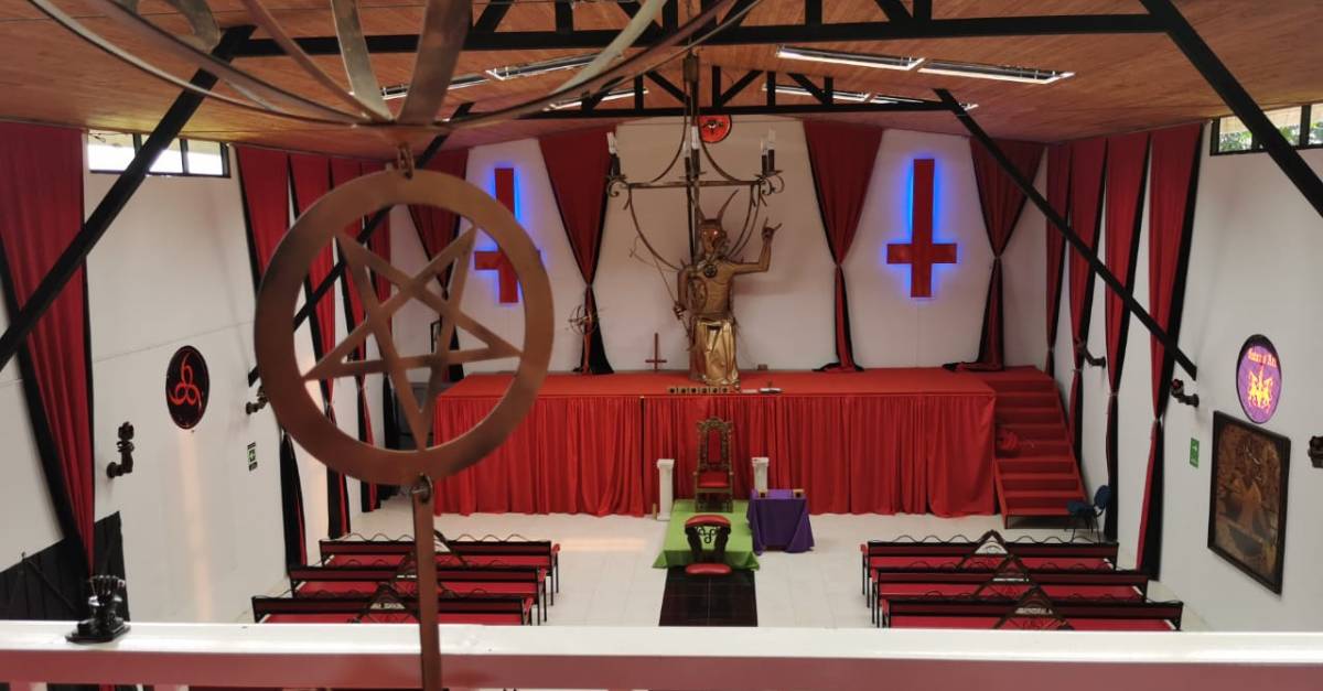 No estoy haciendo nada ilegal”: dueño de la iglesia de lucifer No estoy haciendo nada ilegal”: dueño de la iglesia de lucifer