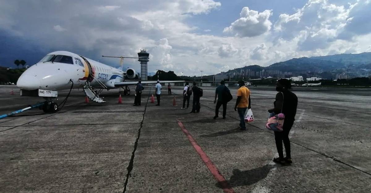 Así le fue al aeropuerto Olaya Herrera en primer mes de reactivación