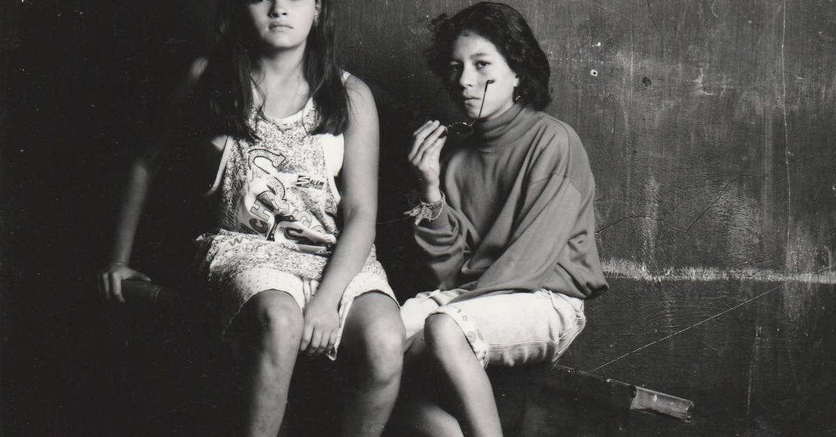 El documental que escarba en La vendedora de rosas