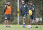 Almirón y sus asistentes Pablo Manusocvich y Pablo Richetti tienen semana y media para poner a punto al equipo para el estreno en Copa Libertadores ante Colo Colo. FOTO Manuel saldarriaga