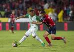 Aldo Leao Ramírez y John Goma Hernández, dos protagonistas del clásico antioqueño que ganaron los rojos, por 1-0. Para el técnico Juan Manuel Lillo fue el mejor partido del verde. FOTO Jaime Pérez 