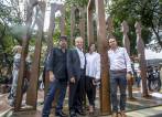 En su orden, el escultor Cristóbal Gaviria; Carlos Mario Giraldo, presidente Grupo Éxito; Martha Ortiz, directora EL COLOMBIANO y el alcalde Federico Gutiérrez. FOTOS juan a. sánchez