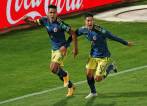 James Rodríguez y Radamel Falcao García mostraron su experiencia en el empate 2-2 frente a Chile, cada uno en lo suyo. FOTO efe
