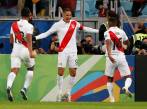 El festejo del delantero peruano Paolo Guerrero, quien puso cifras concretas al marcador. Un 3-0 que deja a los chilenos con gran frustración, pero a los incas con la ilusión del título. FOTO reuters