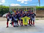 El equipo de fútsal de Andes posaba antes de los partidos con la camiseta que usaba su compañero Luis Bustamante, fallecido. FOTO Cortesía futsalón Andes