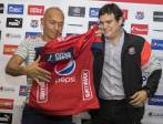 Esta imagen, de cuando Fabio Martínez fue nombrado técnico del club antioqueño, pasará a ser anecdótica. FOTO róbinson sáenz 