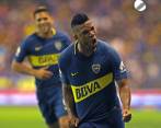 Frank Fabra celebrando la anotación que le entregó una nueva victoria a Boca Juniors. FOTO AFP
