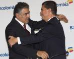 David Bojanini, presidente de la junta de Bancolombia, agradeció ayer a Carlos Raúl Yepes por su gestión. FOTO Julio C. Herrera