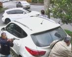 Segundos después del ataque fallido, el presunto sicario fue inmovilizado y desarmado por ciudadanos del sector, quienes lo retuvieron en vía pública hasta que llegó la Policía. FOTO cortesía