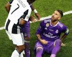 Ramos recibe críticas por exagerar empujón de Cuadrado