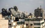 Chetes palestinos disparados desde la ciudad de Gaza hacia Israel. Foto: AFP