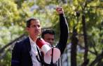 En Caracas la oposición realiza un levantamiento que busca derrocar a Nicolás Maduro. FOTOS: EFE y Reuters