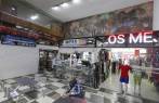El mural se encuentra en medio de un pasaje comercial del Centro, en el antiguo edificio del Banco Central Hipotecario y la que fue sede de Comfenalco. FOTO manuel saldarriaga
