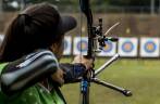 El tiro con arco es uno de los 15 deportes que entran en acción este sábado en Juegos Departamentales, Jéssica Castro y Juan Ballesteros de Apartadó, esperan brillar. FOTO Jaime Pérez