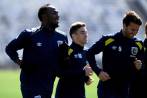 Usain Bolt durante la práctica con el Central Coast Mariners, su nuevo club. FOTO EFE