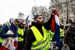 Durante los últimos cuatro sábados, miles de personas han protestado en París en un movimiento sin líderes o estructura definida. Se les llama simplemente los “chalecos amarillos”. FOTO AFP