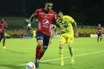 Jonathan Lopera sigue siendo uno de los más cumplidores para Juan José Peláez. Como lateral muestra seguridad y regularidad, aunque falló en marca del primer gol de anoche. FOTO colprensa 
