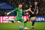 El portero antioqueño David Ospina suma 270 minutos (tres partidos) custodiando el arco de Napoli en la presente edición de la Champions League. FOTO AFP