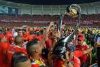 El América de Cali levantó otra vez el trofeo de campeón de la Liga Águila-2 después de 11 años. FOTO colprensa