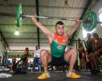 Las pesas es uno de los deportes fuertes de Sabaneta. El proceso actual lo orienta Samuel Álvarez, un referente regional y nacional que brilló en pasado. FOTO Julio César Herrera