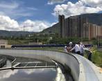 La superintendente de Servicios Públicos Domiciliarios y su equipo visitaron la planta y recorrieron las comunidades vecinas para constatar si seguían los malos olores. FOTO CORTESÍA