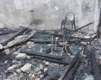 El “Bolívar Bermejalino”, un símbolo que se encontraba al frente del palacio municipal, fue lo único que se mantuvo en pie tras el incendio. Estas son las cenizas de la Alcaldía. FOTOS Cortesía
