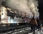 Por lo menos seis personas murieron en la noche de este martes luego de que un tren de pasajeros chocará contra un vehículo. FOTO AP