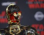 C-3PO estuvo en el estreno de la cinta en Los Ángeles este fin de semana. FOTO Reuters