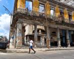 El turismo es una de las principales fuentes de ingresos, pero la mayoría de hoteles son propiedad de empresas extranjeras. FOTO EFE
