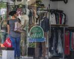 Desde hace varias semanas las vitrinas anuncian las promociones por el día del padre. FOTO Robinson Sáenz