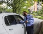 Agente de tránsito en Envigado, sur del Valle de Aburrá. FOTO ANDRÉS CAMILO SUÁREZ
