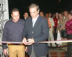 Gustavo Villegas, cuando era secretario de Gobierno en la inauguración de la sede de Corporación Democracia, junto a Yovani Marín, vocero de esa agremiación que reúne a los desmovilizados de las Auc. Foto: Manuel Saldarriaga Quintero