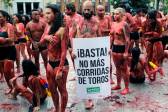 Los animalistas, además de rechazar la temporada taurina en Medellín, que el próximo sábado 17 de febrero cerrará con una corrida que reúne a los españoles Enrique Ponce y Julián López “El Juli”, exigieron la prohibición de las corridas de toros. FOTO REUTERS 