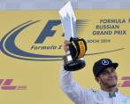 El piloto británico de la escudería Mercedes logró este año su segundo título en la máxima competencia automovilística. FOTO AFP