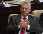 Entre aplausos de 604 diputados presentes fue proclamado Miguel Díaz-Canel como presidente. Su antecesor Raúl Castro le dio voto de confianza. Analistas dicen que será poca la renovación. FOTO afp