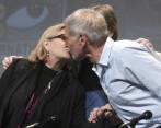La actriz Carrie Fisher aseguró que tuvo un “intenso” romance con el actor Harrison Ford durante el rodaje de la primera película de “Star Wars”. FOTO AP