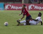 Leonardo Castro, aunque batalló frente a la zaga de Rionegro, no tuvo suerte en la puntada final. En las fechas que restan se requiere de sus goles, así como los de sus compañeros. FOTO Jaime Pérez