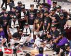 Los Angeles Lakers avasallaron este domingo a los Miami Heat. FOTO: AFP