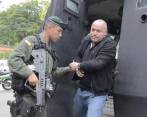 Freyner Ramírez, alias “Carlos Pesebre”, durante un traslado en una tanqueta de la Policía. FOTO: Cortesía Policía Metropolitana.