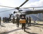 Diferentes organizaciones han enviado ayudas a Nepal para atender a los damnificados tras el devastador terremoto. FOTO REUTERS.