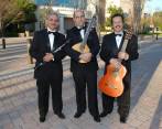 El maestro Jaime Uribe en el clarinete, John Jaime Villegas en el tiple y José Revelo en la guitarra. FOTO cortesía metropolitano