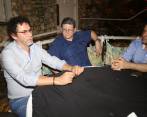 El exalcalde de Medellín, Alonso Salazar, se reunió con Félix Muñoz Lascarro alias “Pastor Alape” y Jorge Torres Victoria alias “Pablo Catatumbo”. FOTO @AlapePastorFARC 
