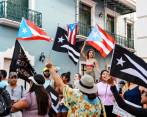 Ciudadanos protestan desde hace cuatro días frente a La Fortaleza, sede del Gobierno, contra el gobernador de Puerto Rico, Ricardo Rosselló. FOTO: REUTERS.