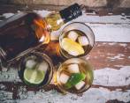 Cada vez más marcas nacionales se destacan por su producción de ron. Fotos: Shutterstock y Cortesía Ron Viejo de Caldas.