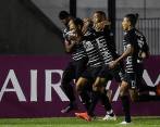 Celebración de los jugadores del Junior tras el gol de Teófilo Gutiérrez. FOTO AFP