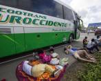 Familias amanecieron cerca al peaje de Chaparral por disturbios en Chigorodó.