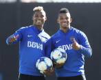 Los colombianos Wilmar Barrios y Frank Fabra, jugadores de Boca Juniors de Argentina. FOTO CORTESÍA BOCA JUNIORS 